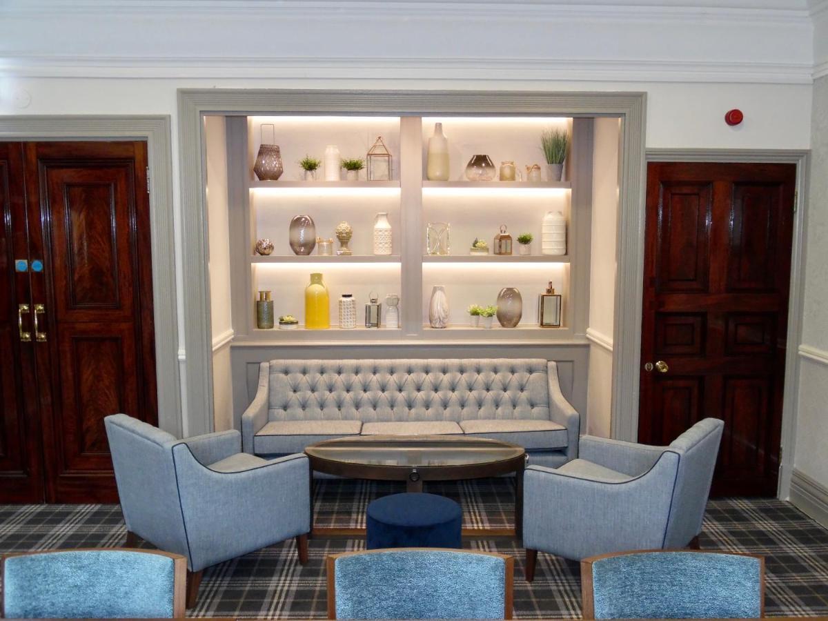 Western Chilworth Manor Hotel 3*