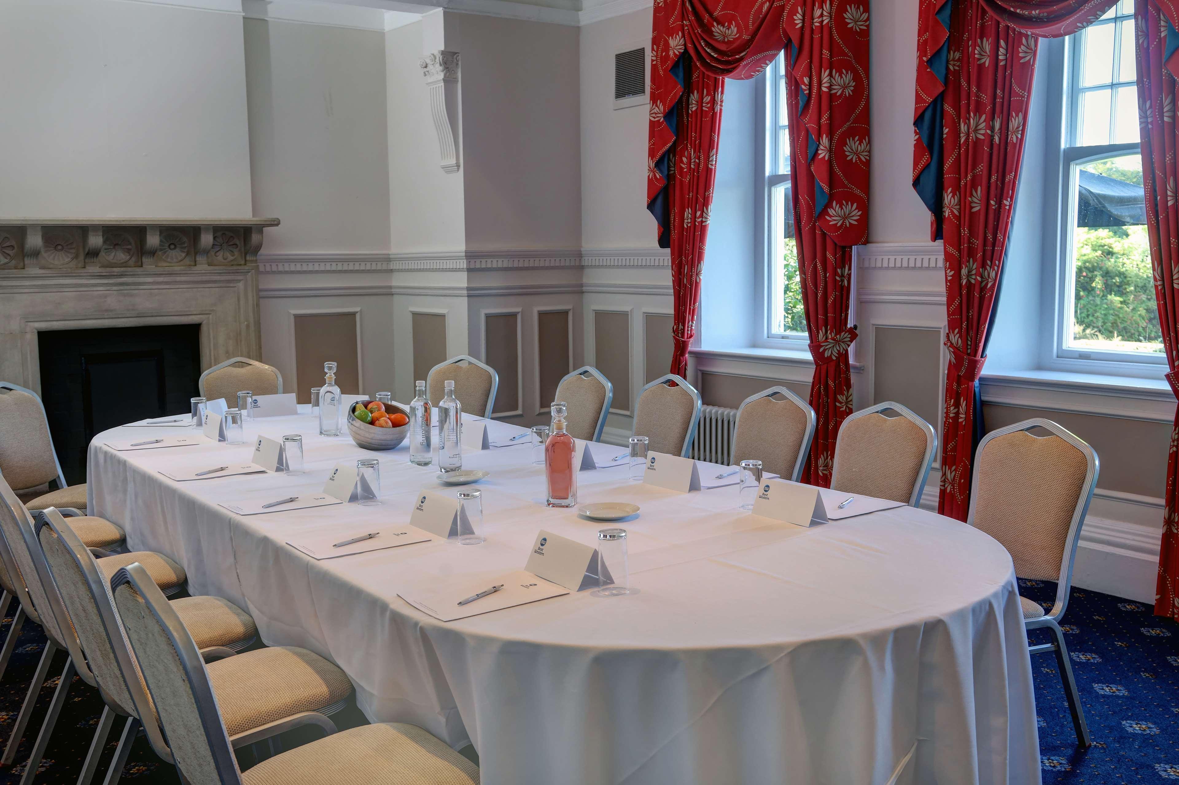 Hotel Western Chilworth Manor 3*