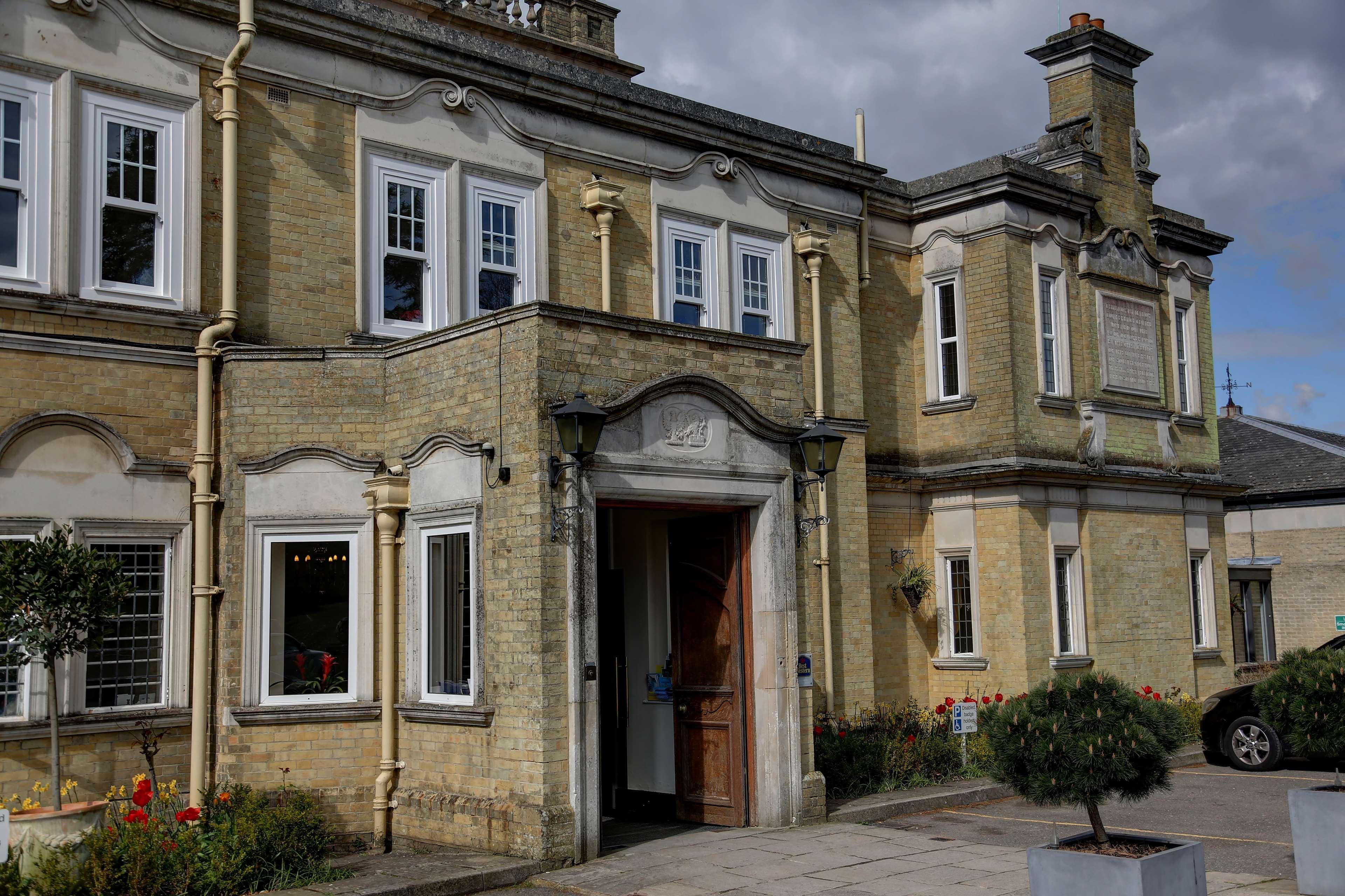 Western Manor Hotel 3*